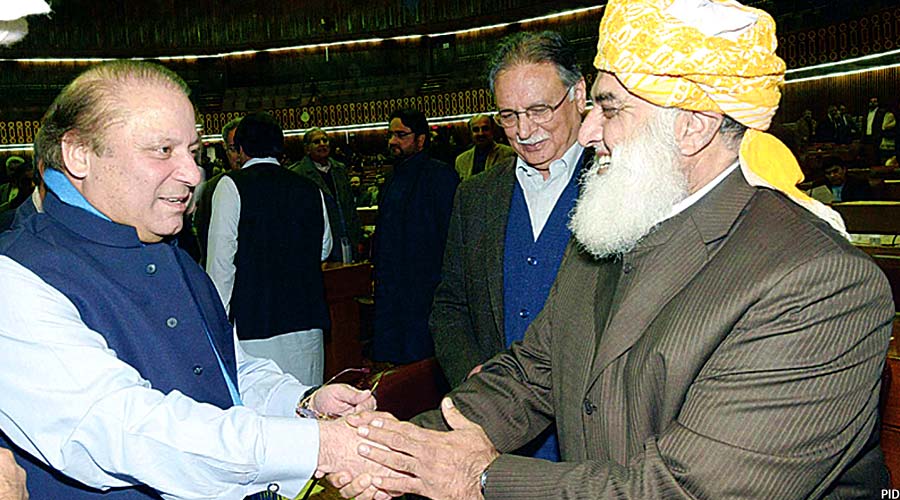 مولانا فضل الرحمن در دیدار با نواز شریف، نخست وزیر پاکستان