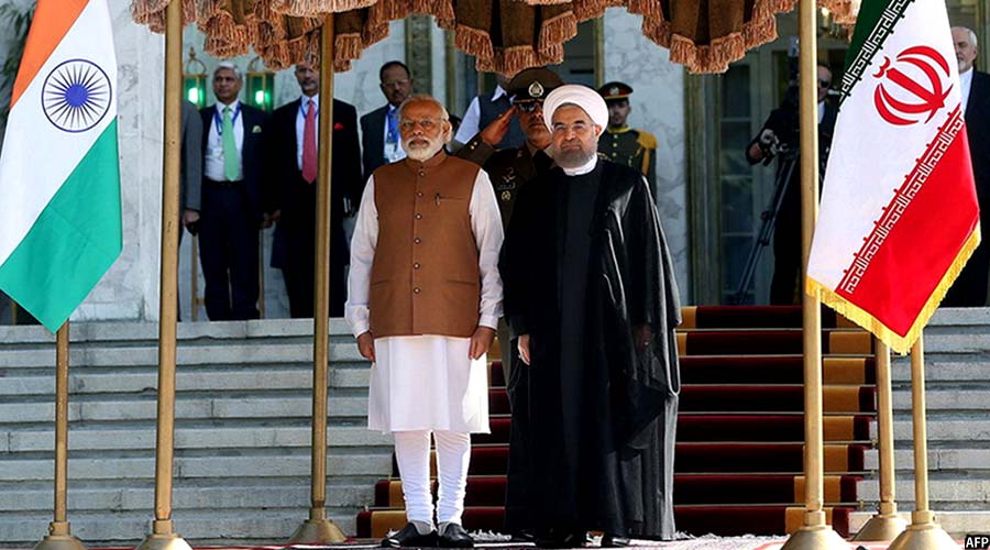 رییس جمهور ایران حین پذیرایی از مودی، نخست وزیر هند در ایران