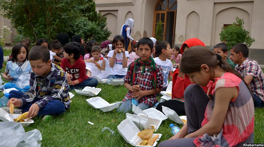 Children day in Babur garden (1)