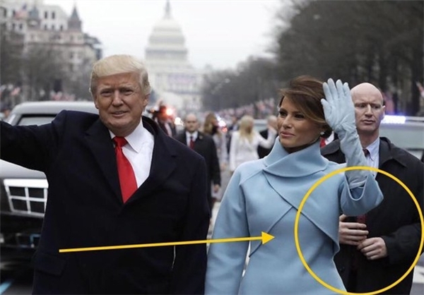 Donald trump's Fack Hand Gard
