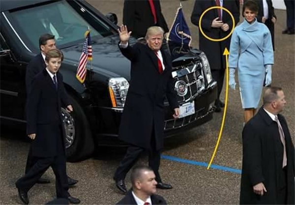 Donald trump's Fack Hand Gard3