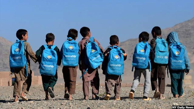 بسته‌بودن دروازه‌های مکتب به‌روی دانش‌آموزان از چالش‌های عمده دیگر در مناطق ناامن افغانستان بوده است
