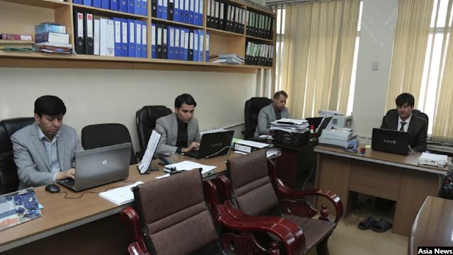 مقام‌های حکومت افغانستان ادعا دارند که آنان در تلاش جذب نیروهای کاری جوان‌تری می‌باشند