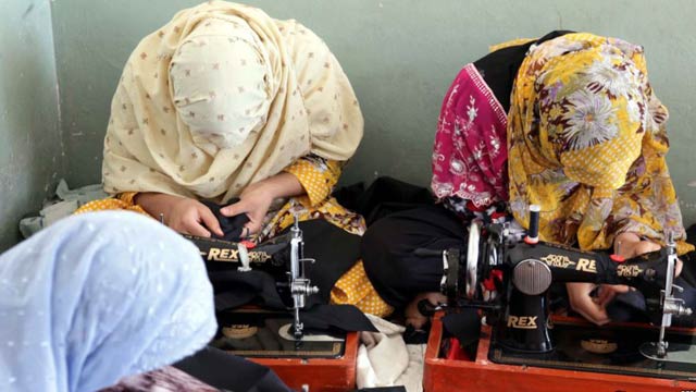 Afghan-women-workers