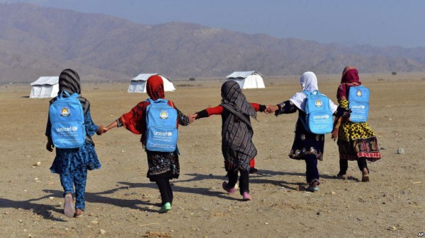 در تازه ترین گزارش نهاد حمایت از کودکان ” Save the Children ”آمده است که حدود ۴۰٫۹ درصد کودکان واجد شرایط افغانستان، از رفتن به مکتب محروم اند