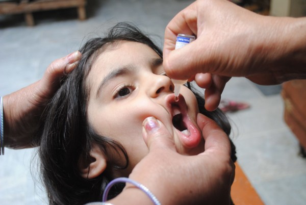 وزارت صحت عامه کشور در 12حمل سال جاری گفته بود که حدود ۹٫۳ میلیون کودک در دور نخست کمپاین سرتاسری پولیو واکسین شده است