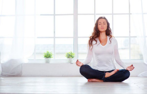 بیشتر حرکات یوگا تمرینات تنفسی را شامل می‌شوند و مطالعات زیادی تاثیر یوگا را بر بهبود تنفس اثبات کرده‌اند