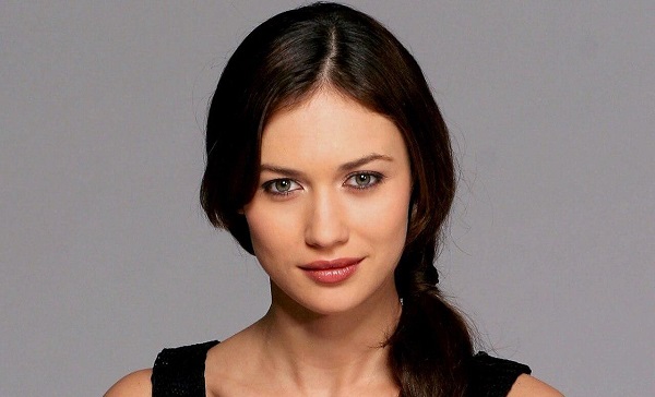 اولگا بازیگر و مدل اهل فرانسه است. 