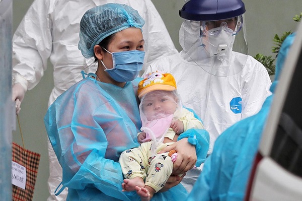 تا 20 فبروری، چین 2،118 کشته را ثبت کرده‌است. مقامات بهداشتی در کل 74.576 مورد ابتلا را را در این کشور تأیید کرده‌اند.