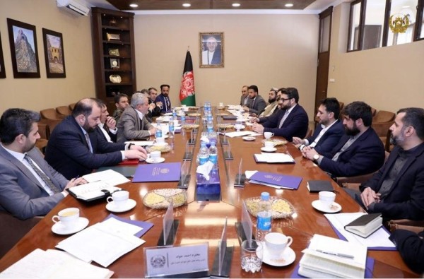 دفتر شورای امنیت ملی روز یک‌شنبه(4 حوت) اعلان کرده بود که دولت افغانستان جهت جلوگیری از ویروس‌ کرونا، هر نوع رفت ‌و‌ آمد هوایی و زمینی به ایران را موقتا متوقف کرده است.