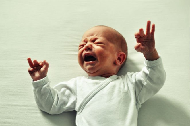 بر خلاف باور عامه، نوزادان نمی‌توانند اشک بریزند.