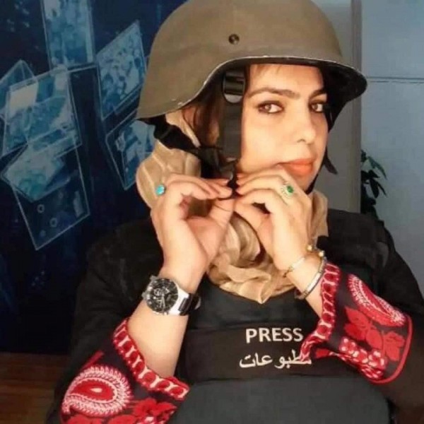  حضور خانم شهید در میان ۳۰ قهرمان اطلاع رسانی در زمانه کرونایی توفیق اجباری بود که بیشتر در مورد شغل مهم اما پرریسک او به عنوان گزارشگر میدانی آگاهی به میان آید.