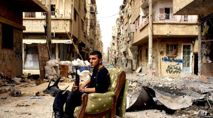 نمایی از شهر حمص پس از بم‌باران های هوایی
