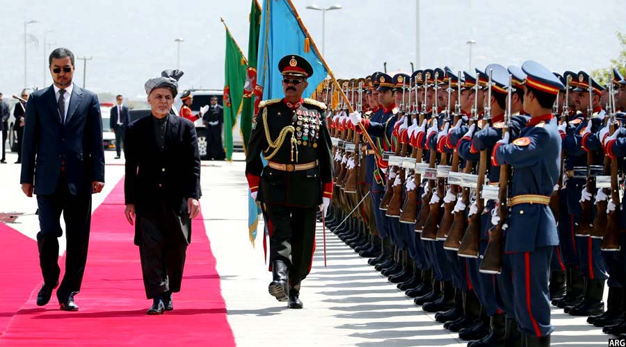 رییس جمهور غنی حین ورود به پارلمان افغانستان