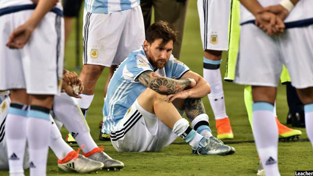 Messi-on-the-ground