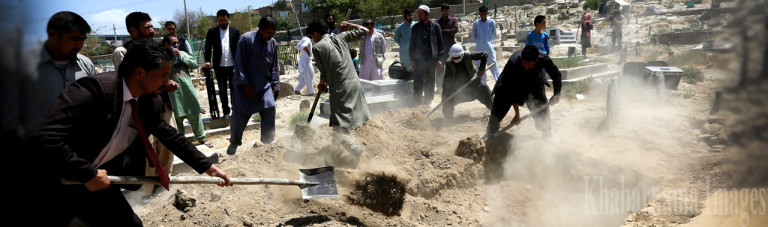 جسدی به دنبال عدالت؛ زهرا 24 روز پس از مرگش در کابل دفن شد
