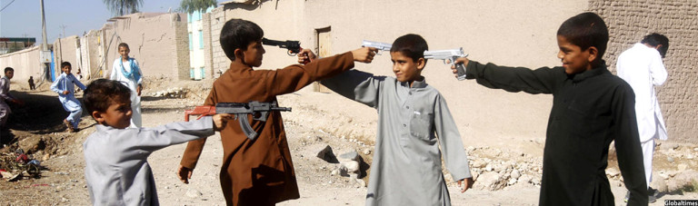 کودکان مسلح؛ 12 تصویر شوکه کننده کودکان افغان با سلاح