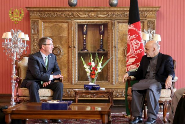وزیر خارجه‌ی آمریکا در دیدار با رییس جمهور افغانستان در ارگ