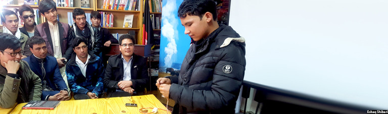 از ساخت موشک تا هواپیمای بی سرنشین؛ نوجوان مخترع افغان در دره‌ی کالوی بامیان