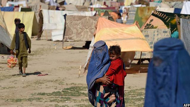 با پایان یافتن جنگ در شماری از مناطق افغانستان، تعدادی از شهروندان این کشور به خانه های شان باز گشته اند