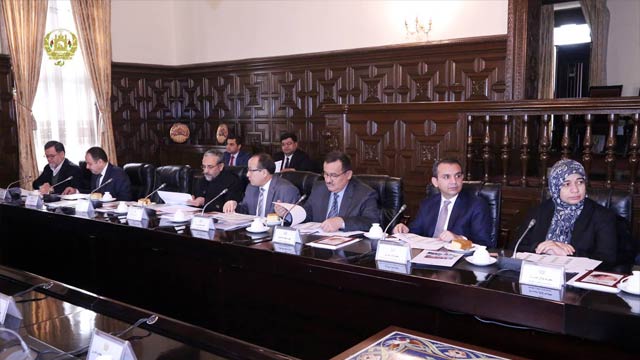 در این جلسه از بازرگانان بخش خصوصی خواسته شد که در عرصه صنعت قالین افغانستان سرمایه گذاری کنند