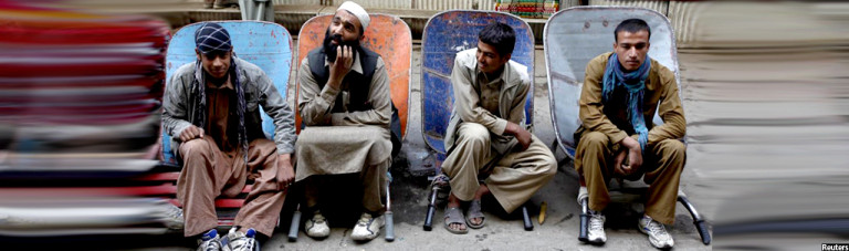 چالش اشتغال‌زایی؛ سوءاستفاده از بیکاری متقاضیان کار در افغانستان