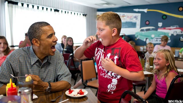 Obama-with-kids54