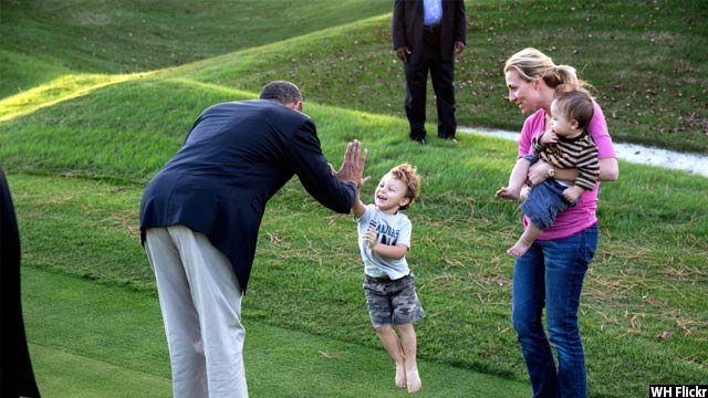 Obama-with-kids55
