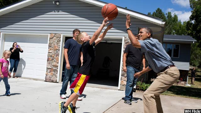 Obama-with-kids56