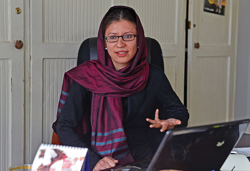 خانم اکبر در حال حاضر ریاست نهاد جامعه باز (Open Society) است