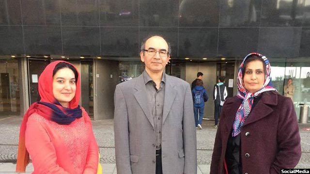خانم بادغیسی (سمت چپ) همراه با منیژه باختری و آصف سلطان‌زاده از نویسندگان افغانستان در دانمارک