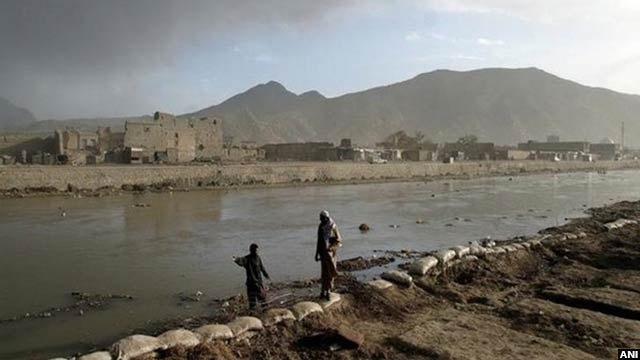 به گفته مقام‌های وزارت انرژی و آب افغانستان، آب‌های زیر زمینی کابل به گونه چشم‌گیری از سال 2001 به این‌سو نشسته است