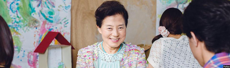 یوشیکو شینوهرا؛ از تاسیس سازمان غیرقانونی تا تبدیل شدن به اولین میلیاردر زن در جاپان