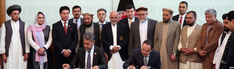 در ارگ ریاست جمهوری؛ قرارداد ساخت جاده حلقوی کابل و جاده قیصار- لامان به طول بیش از 170 کیلومتر