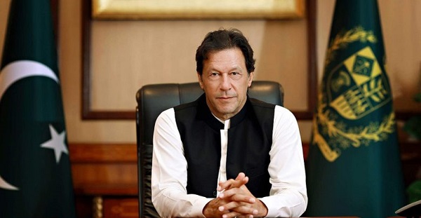 همزمان با این تحولات مصالحه، عمران خان نخست وزیر پاکستان که پیش از این برای نیل به صلح ایجاد حکومت موقت را برای افغان ها مشوره داده بود، گفته که دیگر برای افغانستان مشورت نمی دهد