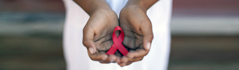 ایدز؛ بیماری که به جایگاه اجتماعی افراد صدمه می‌زند و تداوی ندارد!