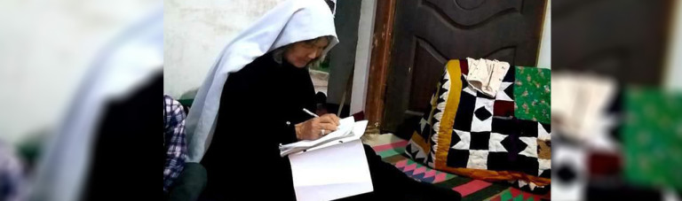 داستان زندگی ساز یک مادر افغان؛ چگونه لعل بیگم در 65 سالگی به آموزش روی آورد؟