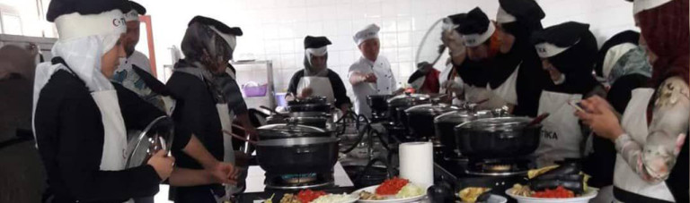 برنامه سازنده برای زنان؛ انجمن آی بیگم چرا اولین دوره آموزش حرفه ای آشپزی را در کابل دایر کرد؟