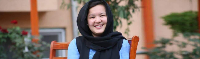 مددکاران اجتماعی؛ وژمه شکیب، استفاده از فیسبوک و ترویج فرهنگ انسان دوستی در افغانستان