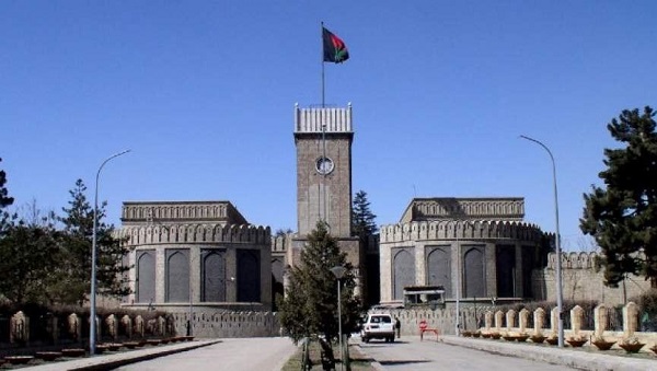 حکومت افغانستان؛ به عنوان یکی از طرف‌های جنگ و صلح که در واقع بستر جنگ و صلح به حساب می‌رود، در عین‌حالی که یکی از کارگزاران روندِ صلح به شمار می‌رود، یکی از موانع عمده صلح نیز است