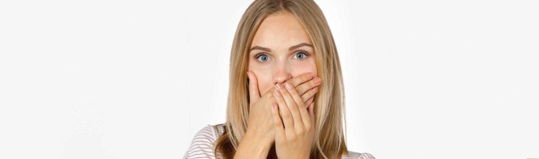 بوی بد دهان: علل و راهکارهای مقابله با این مشکل