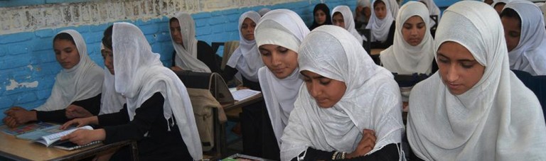 آغاز فعالیت مکاتب در افغانستان؛ کابینه به صورت انتخابی دروس حضوری در مکاتب را تصویب کرد