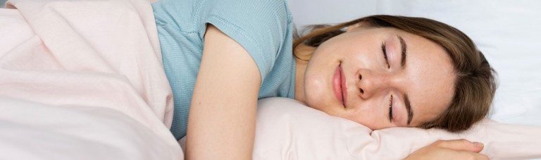 ۶ دلیل که خوابیدن روی پهلوی چپ برای سلامتی خوب است