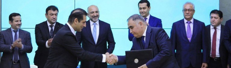 افغانستان و ازبکستان موافقت نامه خریدوفروش۱۰ ساله برق را امضا کردند