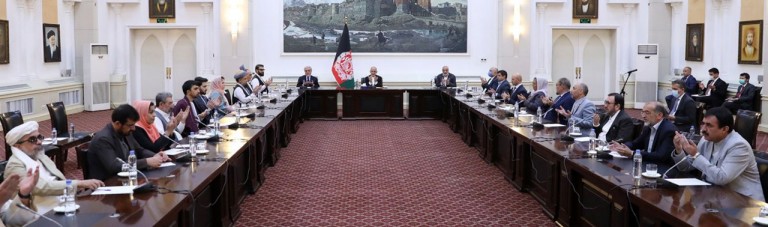 در آستانه مذاکرات بین الافغانی؛ غنی و عبدالله با هیئت مذاکره کننده دیدار کردند