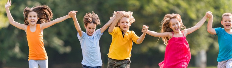محققان فاش می‌کنند: ۱۰ نکته طلایی که کودکانی شاد تربیت کنیم