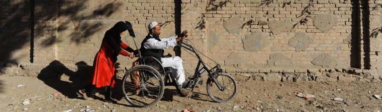 جنگ و ماین کنار جاده ای بیشترین عامل معلولیت؛ در 14 سال شمار افراد معلول در افغانستان ۱۱ درصد افزایش یافته است