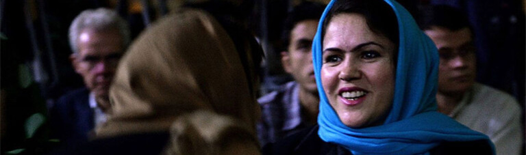 فوزیه کوفی؛ طالبان قصد کشتن اش را داشتند اما او حالا با آنها سر میز مذاکره می نشیند!