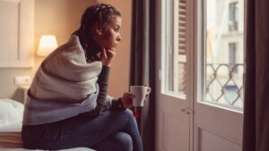احساس تنهایی بعد ازدواج: ۶ علت مهم احساس تنهایی در زندگی مشترک