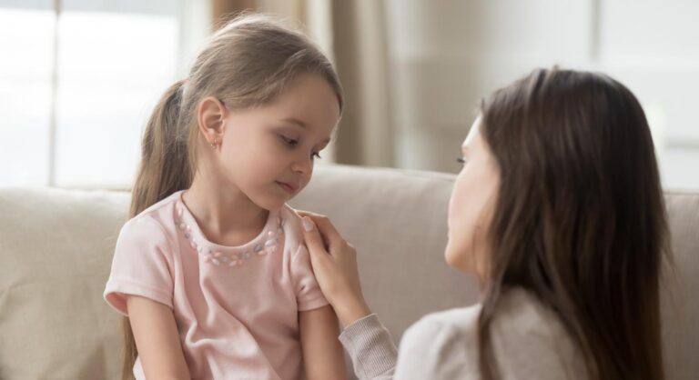 جملات سمی والدین: ۱۳ جمله ای که با گفتن شان ممکن است فرزندتان در آینده نیازمند درمان باشد